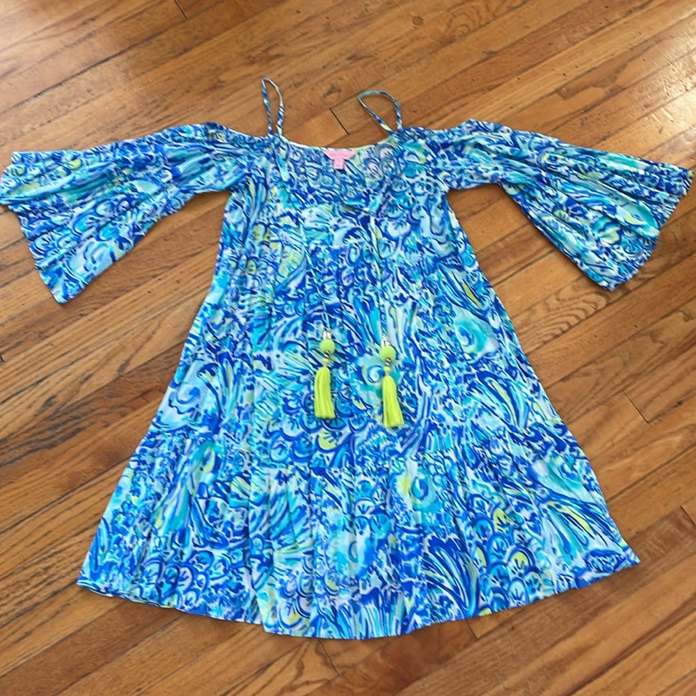 Lilly Pulitzer cold shoulder dress - Picture 3 of 6
